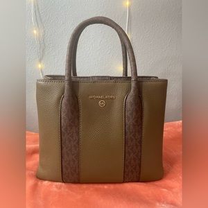 Michael Michael Kors Austin Pebbled Leather Messenger Bag
